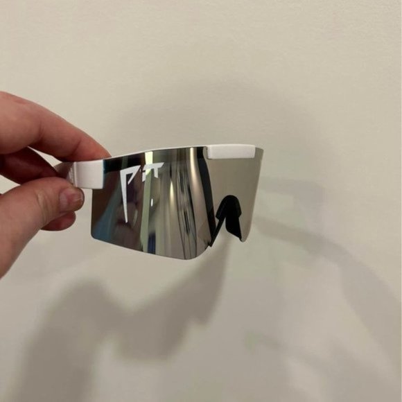 Miami nights polarized sunglasses. New!! Reflective colour. Padded nose. - Picture 8 of 10